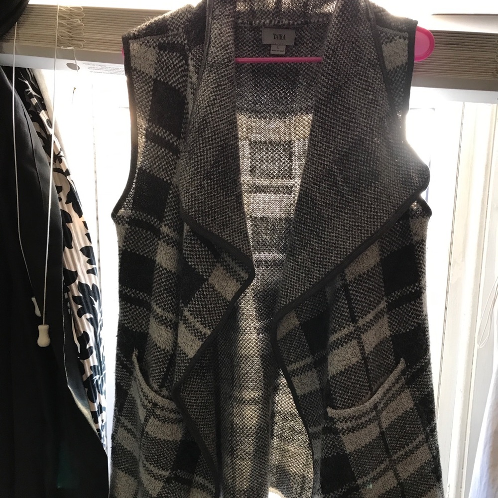 Large Black Grey Vest Long Plaid Block Square